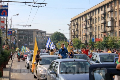 2011_06_04_Coloana_masini_Petrolul_-_014.JPG